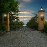 فندق Skrobelev Gods Manor House
