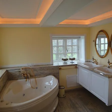 Skrøbelev Gods Manor House Hotel