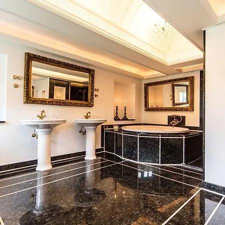 Ξενοδοχείο Skrobelev Gods Manor House 4*