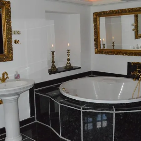 Hotel Skrobelev Gods Manor House Rudkøbing