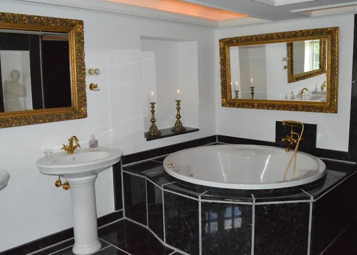 Hotel Skrøbelev Gods Manor House Rudkøbing