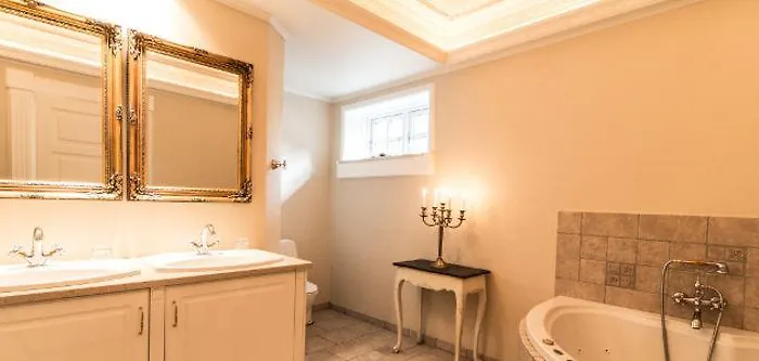 Skrøbelev Gods Manor House 4* Rudkøbing