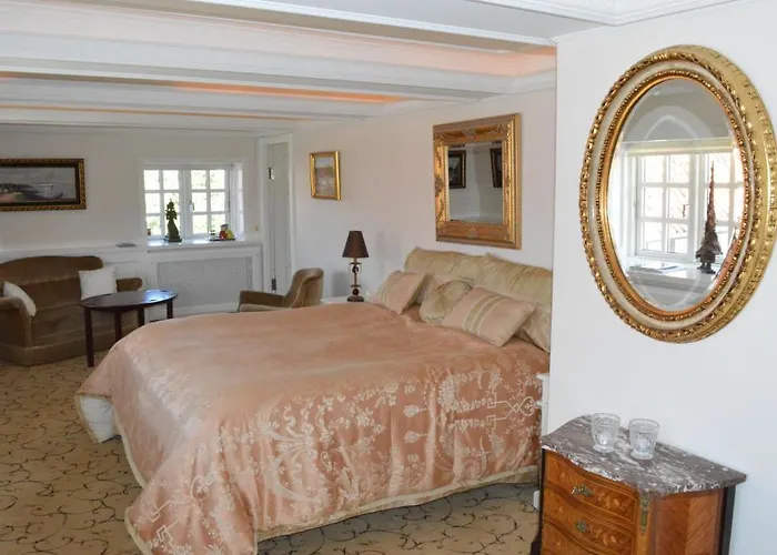 Skrøbelev Gods Manor House