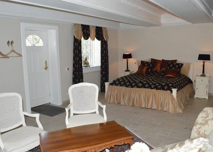 Skrøbelev Gods Manor House 4*